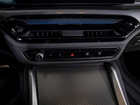 Used 2025 BMW 230i 230i w/ M Sport Package image 34