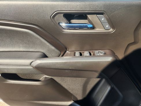 Used 2024 Chevrolet Colorado LT w/ LT Convenience Package II image 16