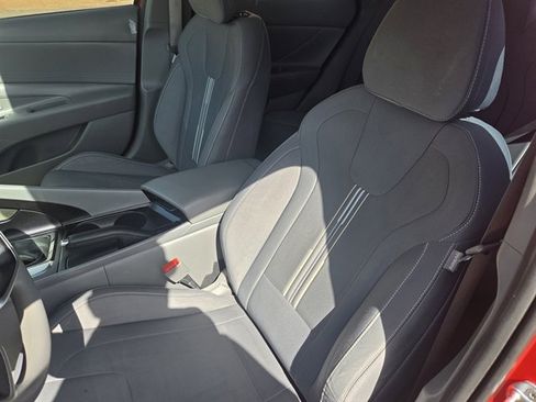 Used 2023 Hyundai Elantra SEL w/ Cargo Package FWD image 7