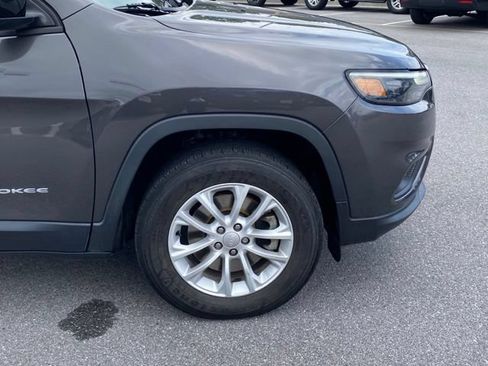 Used 2022 Jeep Cherokee Latitude Lux w/ Sun & Sound Group AWD/4WD image 10