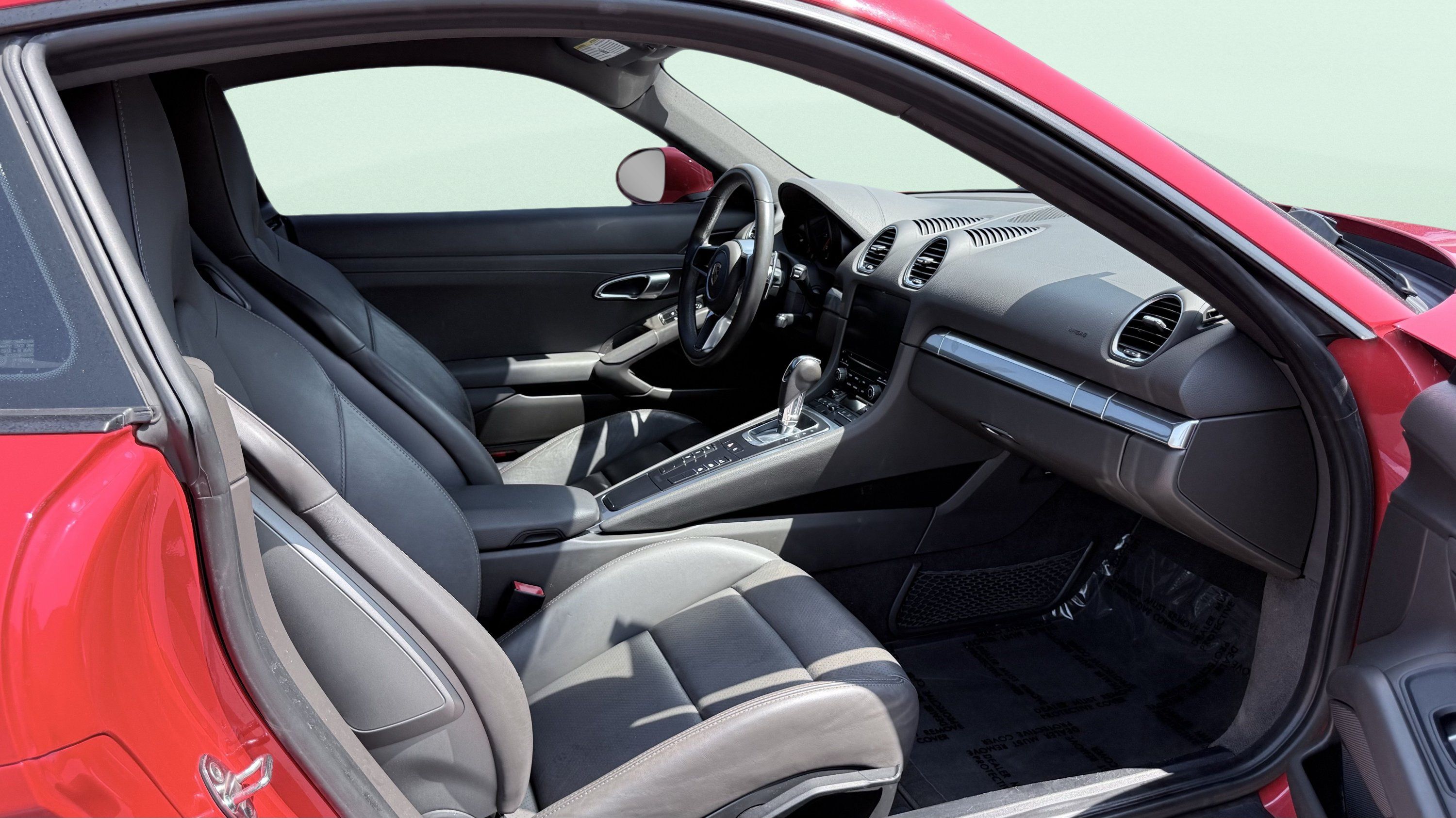 Used 2019 Porsche 718 Cayman RWD image 33