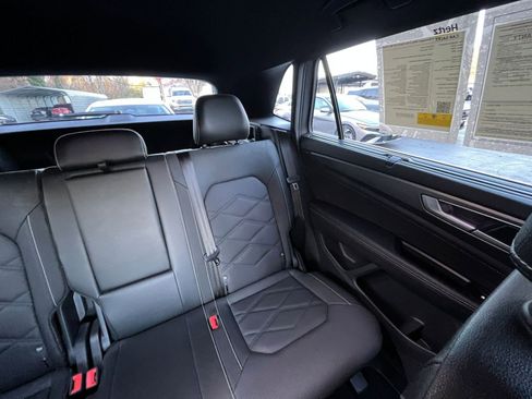 Used 2025 Volkswagen Atlas Cross Sport SE image 33