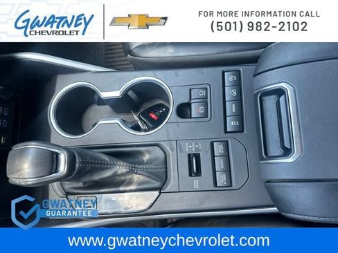 Used 2022 Toyota Highlander XLE AWD/4WD image 19