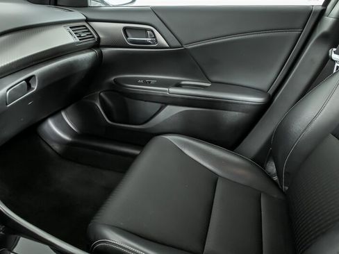 Used 2016 Honda Accord Sport image 30