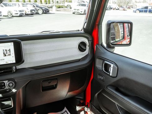 Used 2025 Jeep Wrangler Unlimited Sahara AWD/4WD image 14