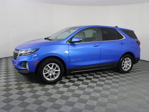 Used 2024 Chevrolet Equinox LT image 2