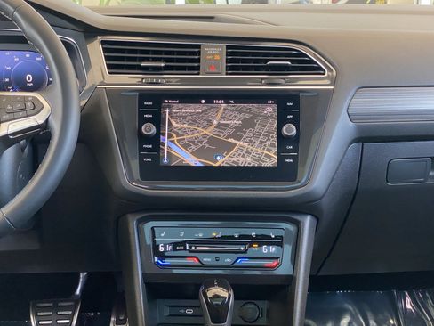 Certified 2023 Volkswagen Tiguan SEL R-Line AWD/4WD image 34