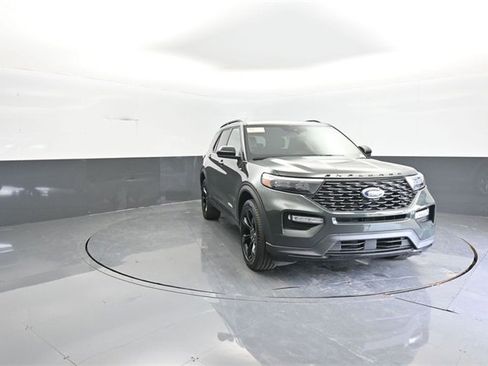 Used 2023 Ford Explorer ST-Line w/ Class IV Trailer Tow Package image 2