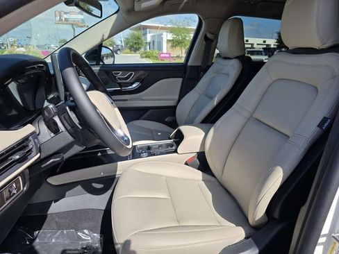 New 2026 Lincoln Corsair Premiere image 8