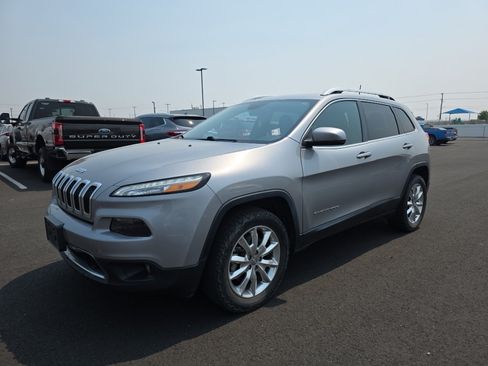 Used 2017 Jeep Cherokee Limited AWD/4WD image 3