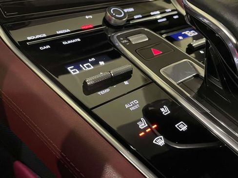 Certified 2023 Porsche Panamera 4 Platinum Edition image 33