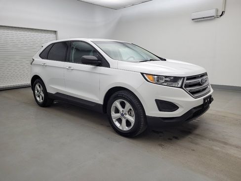 Used 2018 Ford Edge SE image 11