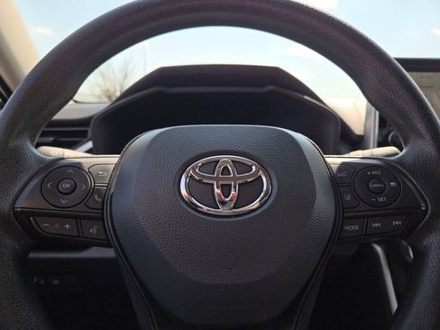 Used 2025 Toyota RAV4 XLE AWD/4WD image 32