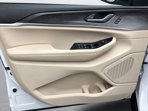 Used 2023 Jeep Grand Cherokee Limited w/ Rear Seat Video Group I image 9