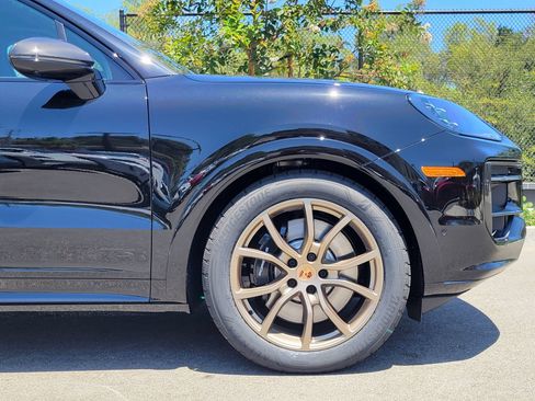 New 2026 Porsche Cayenne GTS AWD/4WD image 11