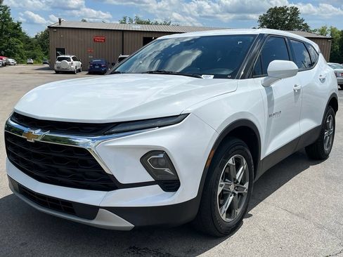Used 2023 Chevrolet Blazer LT FWD image 3