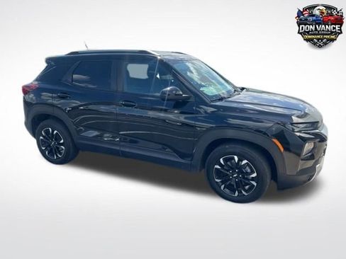 Used 2023 Chevrolet TrailBlazer LT w/ Convenience Package FWD image 3