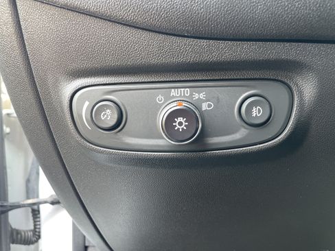 Used 2020 Chevrolet Equinox LT FWD image 32