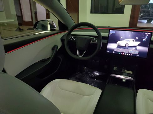 Used 2025 Tesla Model 3 Long Range RWD image 14