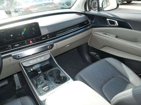 Certified 2026 Kia Carnival FWD image 11