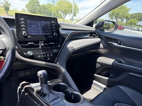 Used 2023 Toyota Camry SE FWD image 13