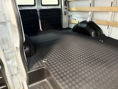 Used 2024 GMC Savana 2500 w/ Driver Convenience Package image 16