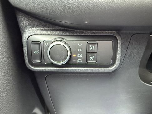 Used 2025 Ford Explorer Active RWD image 20