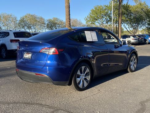 Used 2021 Tesla Model Y Long Range image 4
