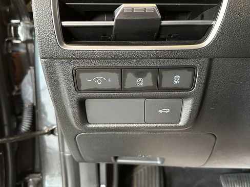 Used 2025 Hyundai Sonata SE FWD image 17