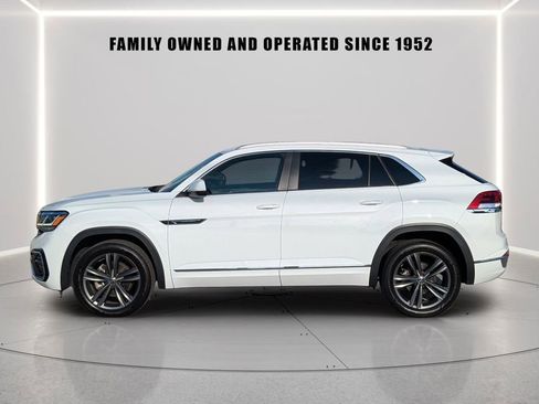 Certified 2022 Volkswagen Atlas Cross Sport SEL R-Line AWD/4WD image 3
