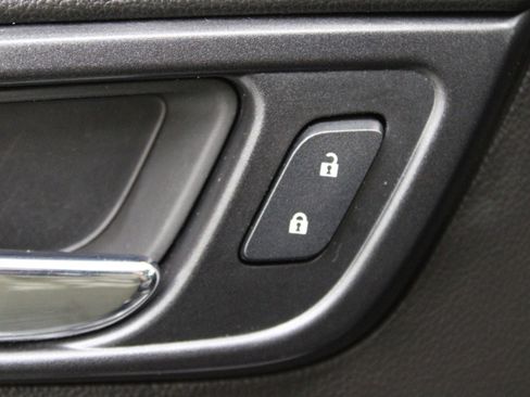 Used 2017 Chevrolet Suburban LT image 19