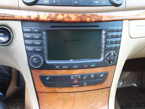 Used 2008 Mercedes-Benz E 350 4MATIC Wagon image 22