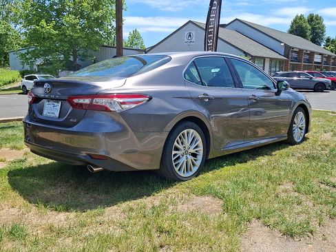 Used 2018 Toyota Camry XLE w/ Protection Package (Q2) FWD image 6