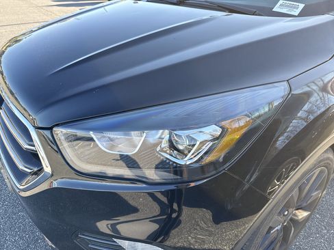 Used 2019 Ford Escape SE image 6