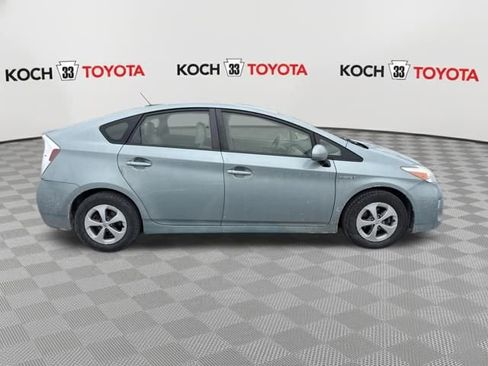 Used 2014 Toyota Prius Three image 9
