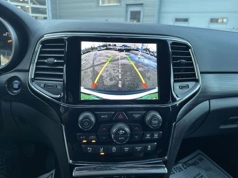 Used 2020 Jeep Grand Cherokee Laredo w/ Quick Order Package 2BN North image 25