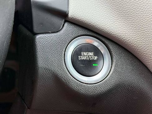Used 2023 Chevrolet Equinox LS w/ LS Convenience Package FWD image 25