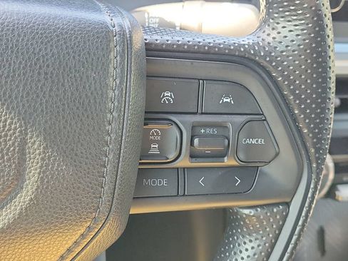 Used 2025 Toyota Tacoma SR5 AWD/4WD image 10