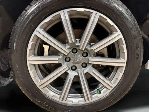 Used 2018 Audi Q7 3.0T Prestige w/ Prestige Package AWD/4WD image 35