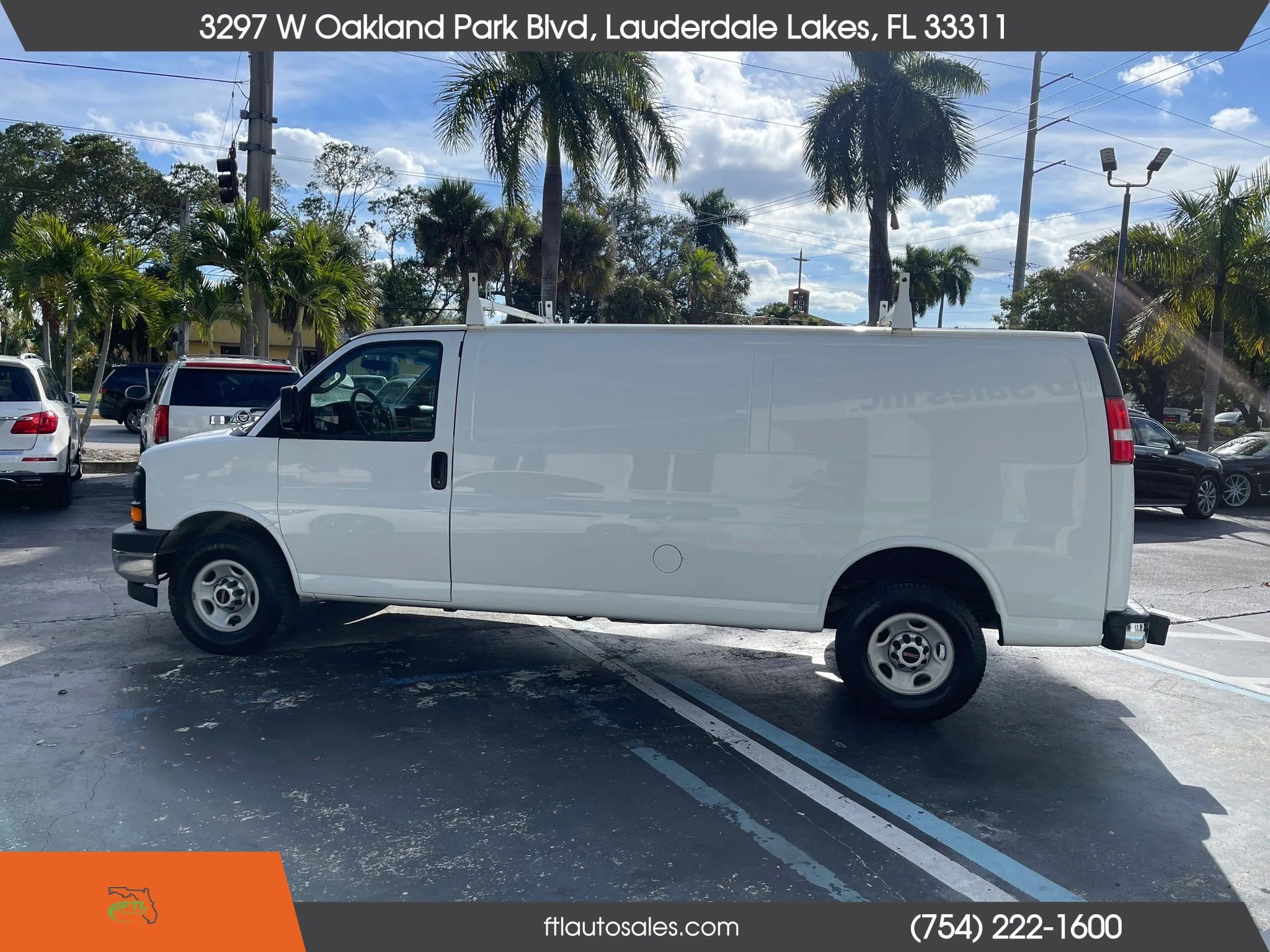 Used 2017 GMC Savana 3500 Extended RWD image 7