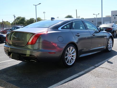 Used 2019 Jaguar XJ R-Sport RWD image 12