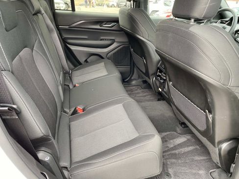 Certified 2025 Jeep Grand Cherokee Laredo w/ Luxury Tech Group I AWD/4WD image 24