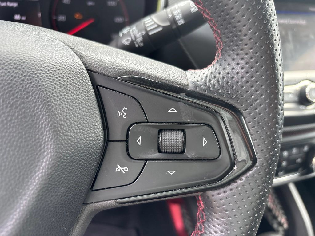 Used 2023 Chevrolet TrailBlazer RS FWD image 17