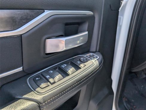 Used 2024 RAM 2500 Big Horn AWD/4WD image 10