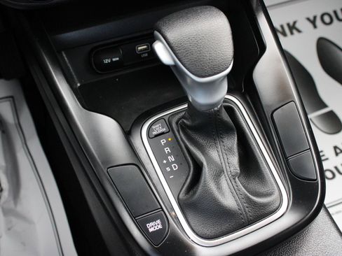 Used 2025 Kia Soul LX FWD image 39