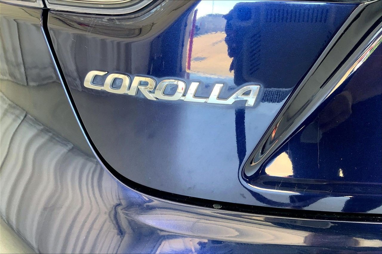 Used 2022 Toyota Corolla LE FWD image 31