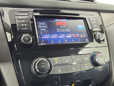 Used 2022 Nissan Rogue Sport S image 19