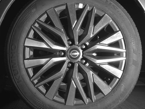 Used 2025 Nissan Altima 2.5 SV FWD image 14