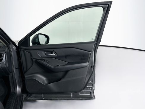 Used 2026 Nissan Rogue SV FWD image 31
