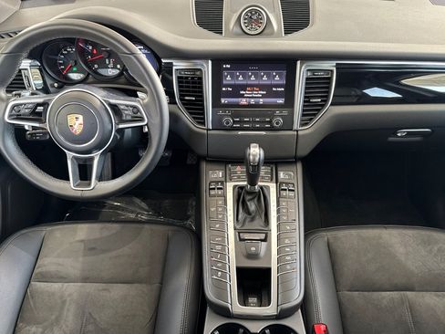 Used 2018 Porsche Macan Sport Edition AWD/4WD image 17